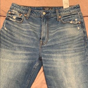 Abercrombie & Fitch | High Rise Slim Jean